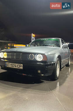 Седан BMW 5 Series 1988 в Надворной