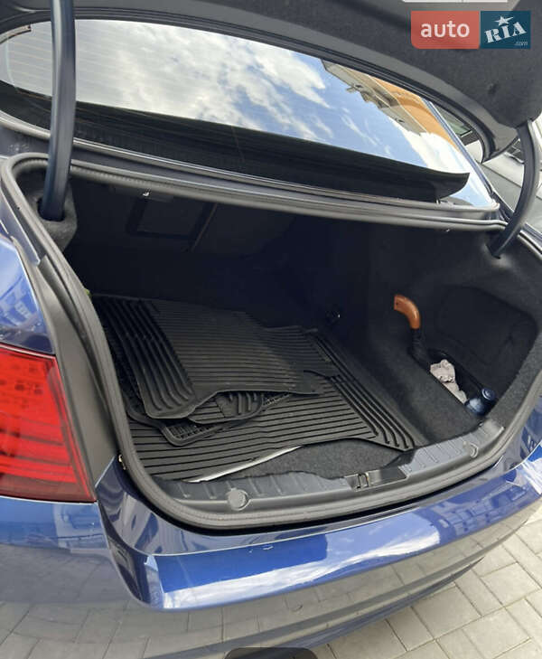 Седан BMW 5 Series 2012 в Полтаве