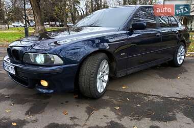 Седан BMW 5 Series 2001 в Раздельной