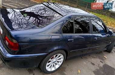 Седан BMW 5 Series 2001 в Раздельной