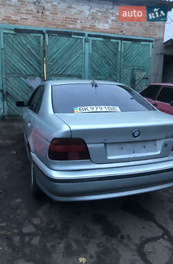 Седан BMW 5 Series 2000 в Червонограде