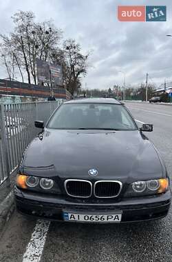 Седан BMW 5 Series 2000 в Ирпене