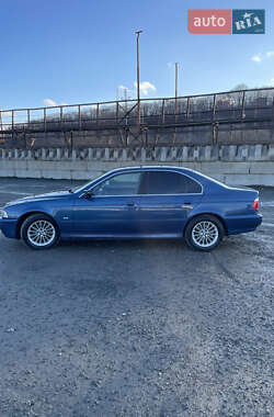 Седан BMW 5 Series 2001 в Жовкве