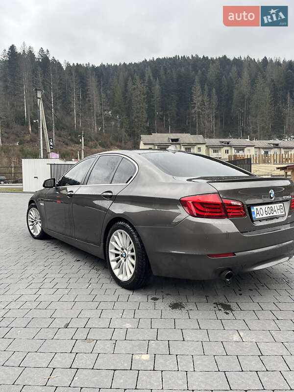 Седан BMW 5 Series 2013 в Міжгір'ї