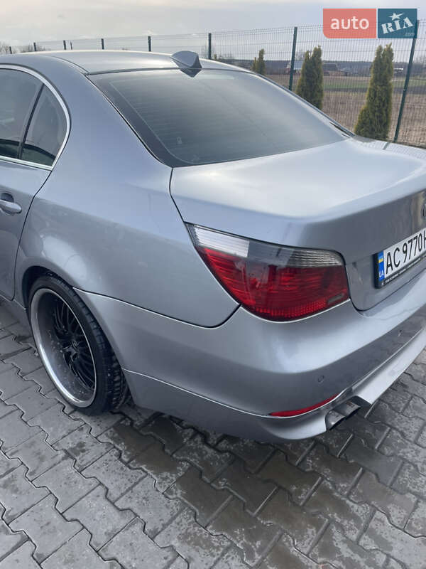 Седан BMW 5 Series 2004 в Любешове