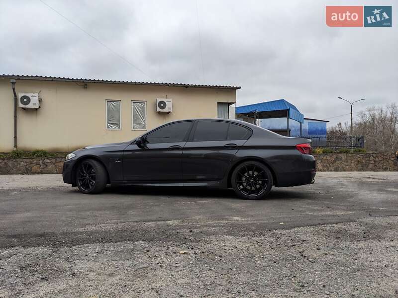 Седан BMW 5 Series 2013 в Запоріжжі