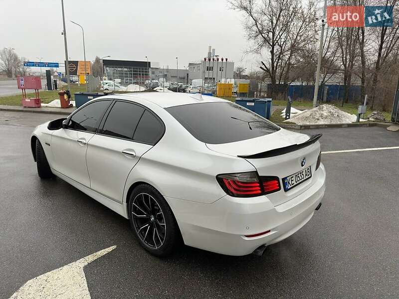 Седан BMW 5 Series 2014 в Львове