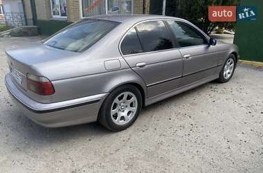 Седан BMW 5 Series 2000 в Чугуєві