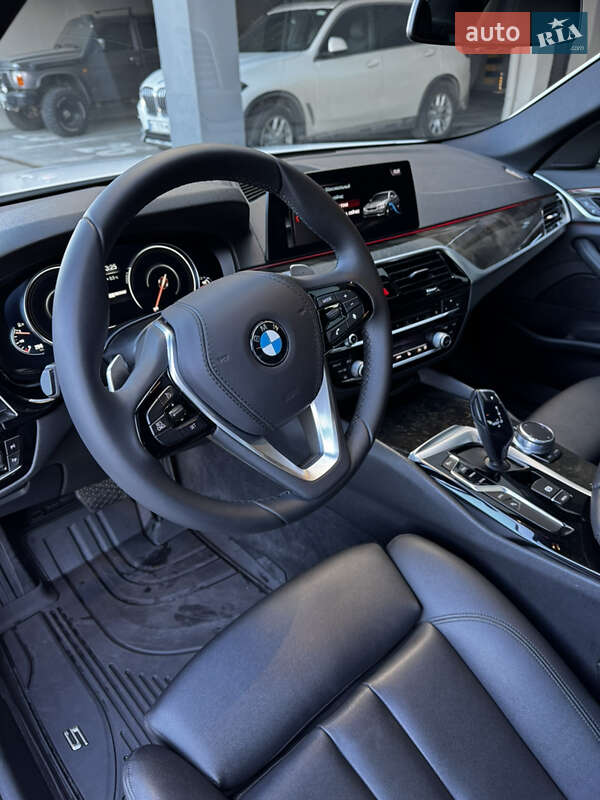 Седан BMW 5 Series 2017 в Львове