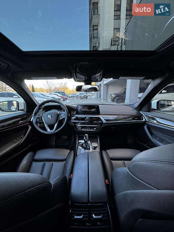 Седан BMW 5 Series 2017 в Львове
