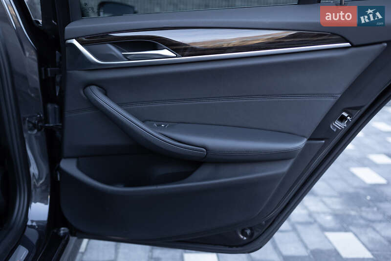 Седан BMW 5 Series 2017 в Тернополі
