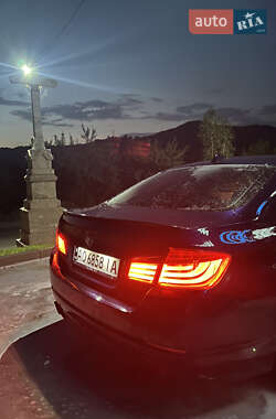 Седан BMW 5 Series 2012 в Тячеві