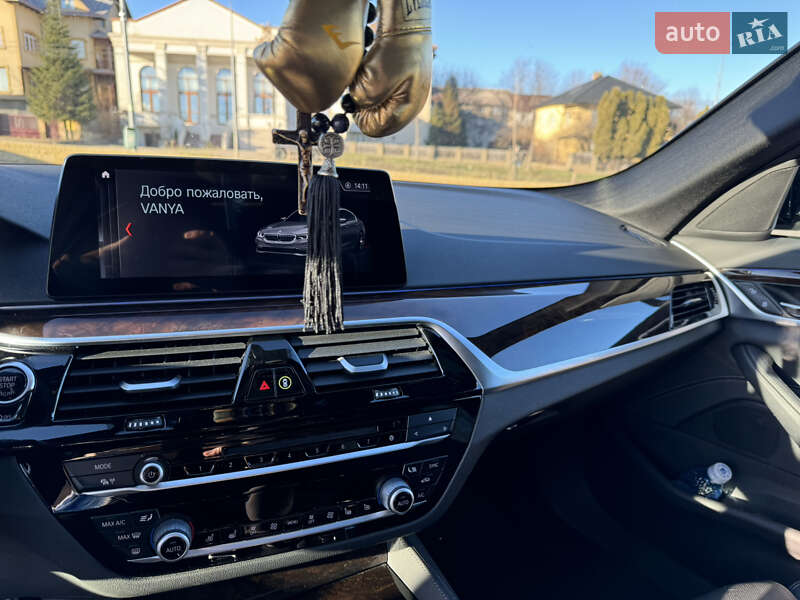 Седан BMW 5 Series 2019 в Черновцах