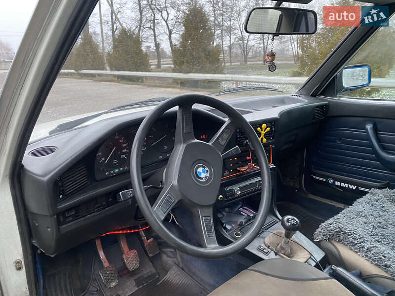 Седан BMW 5 Series 1984 в Знам'янці