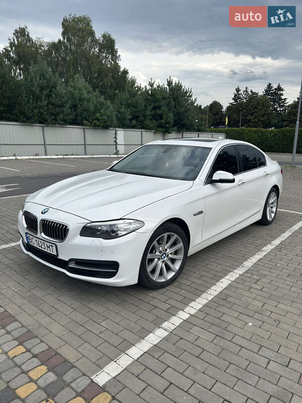 Седан BMW 5 Series 2013 в Львове