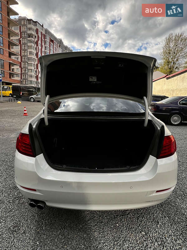 Седан BMW 5 Series 2013 в Львове