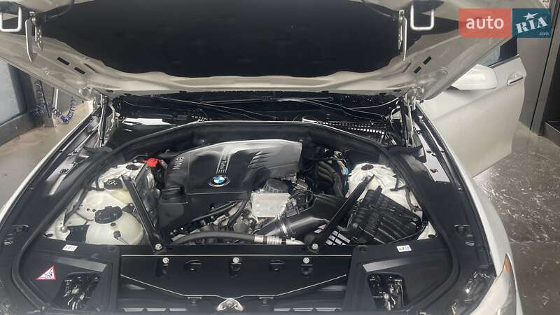 Седан BMW 5 Series 2012 в Львові