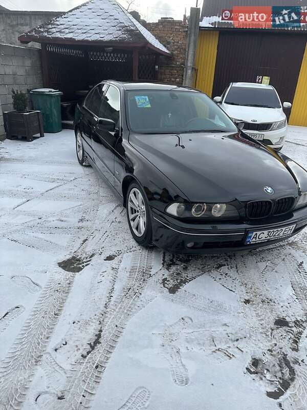 Седан BMW 5 Series 2002 в Дубно