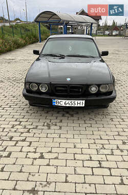 Седан BMW 5 Series 1992 в Мукачевому