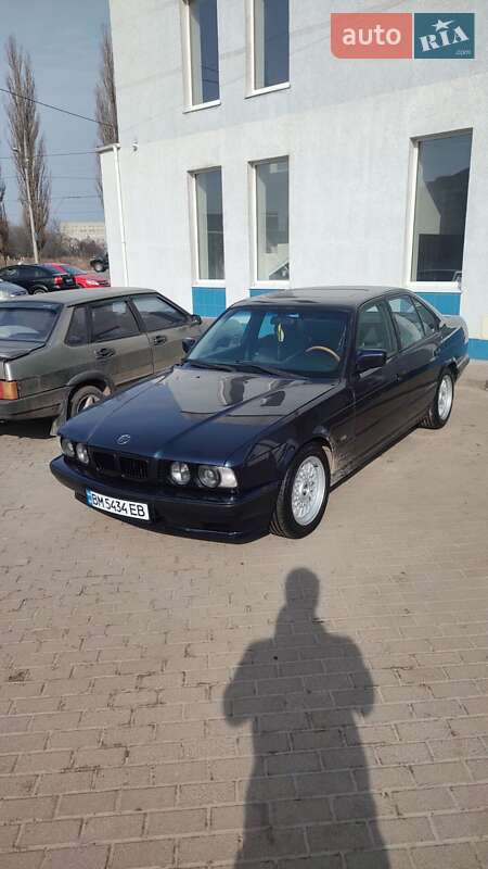 Седан BMW 5 Series 1988 в Сумах