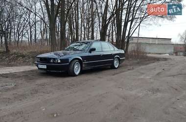 Седан BMW 5 Series 1988 в Сумах