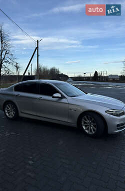 Седан BMW 5 Series 2014 в Отинії