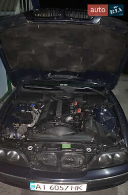 Седан BMW 5 Series 2000 в 