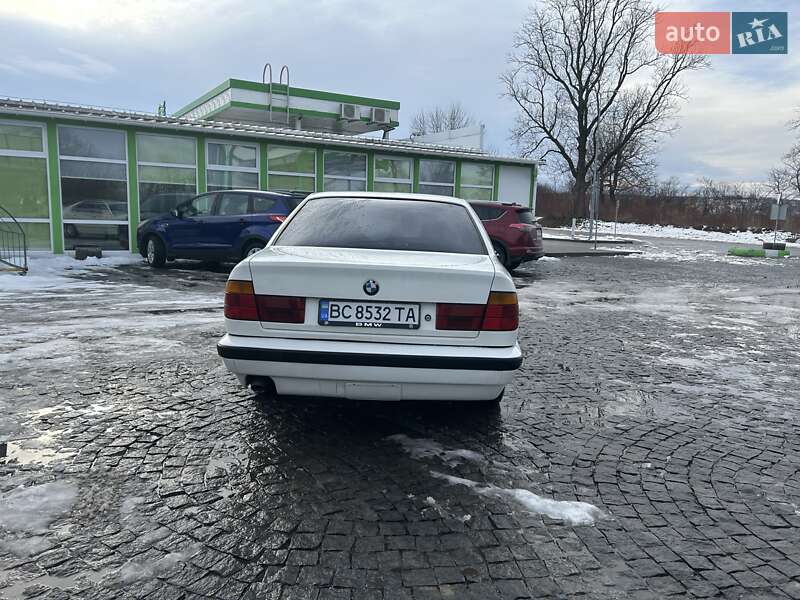 Седан BMW 5 Series 1991 в Львові