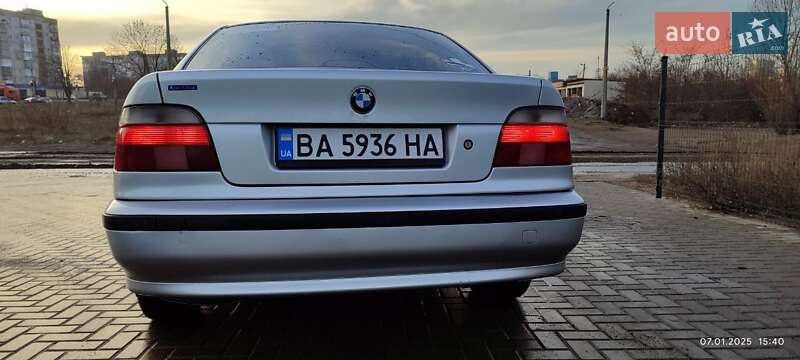 Седан BMW 5 Series 2000 в Олександрії