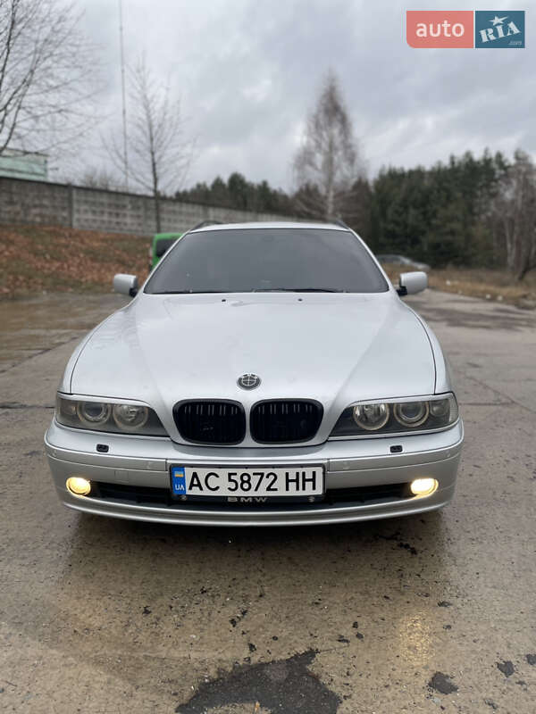 Универсал BMW 5 Series 2000 в Вараше