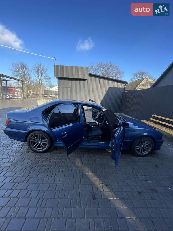 Седан BMW 5 Series 2000 в Первомайске