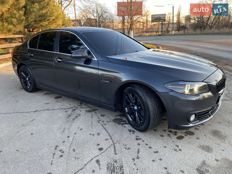 Седан BMW 5 Series 2015 в Кропивницькому