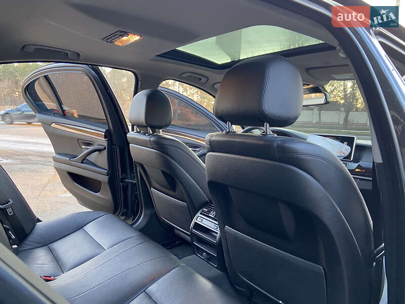 Седан BMW 5 Series 2015 в Кропивницькому