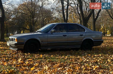 Седан BMW 5 Series 1988 в Кропивницькому