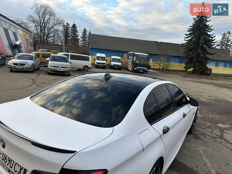 Седан BMW 5 Series 2012 в Черновцах
