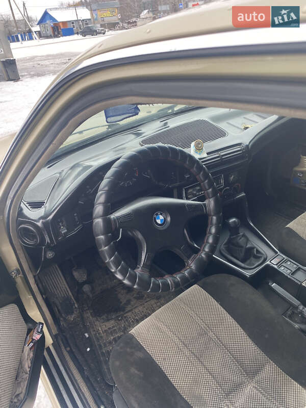 Седан BMW 5 Series 1990 в Ружине фото 11 Седан BMW 5 Series 1990 в Ружине