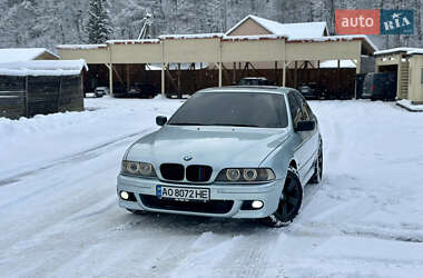 Седан BMW 5 Series 2001 в Міжгір'ї