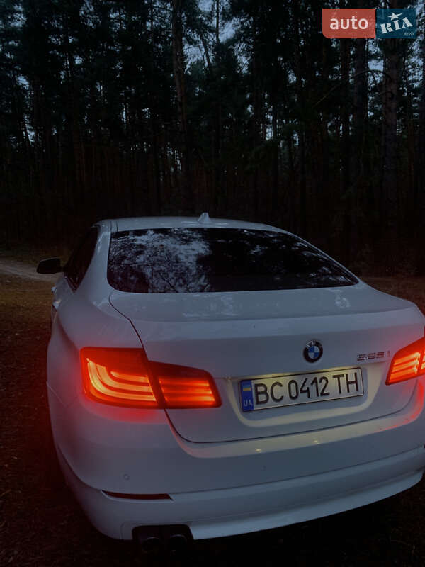 Седан BMW 5 Series 2011 в 