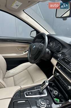 Седан BMW 5 Series 2012 в Жовкві