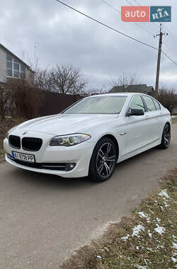 Седан BMW 5 Series 2012 в Немішаєве