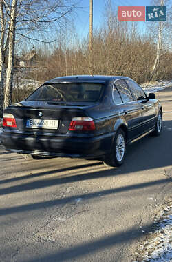 Седан BMW 5 Series 2000 в Рокитном