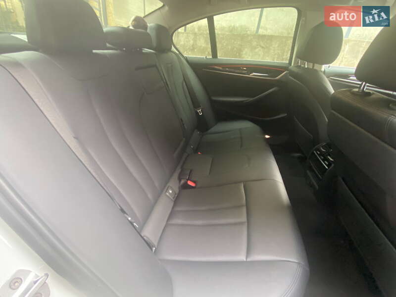 Седан BMW 5 Series 2017 в Львове фото 16 Седан BMW 5 Series 2017 в Львове