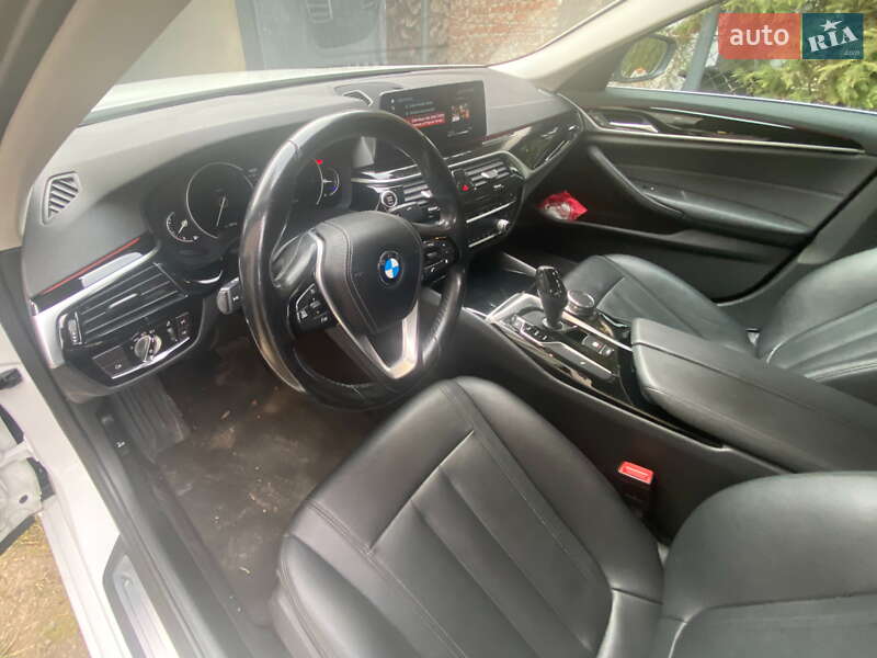 Седан BMW 5 Series 2017 в Львове фото 24 Седан BMW 5 Series 2017 в Львове