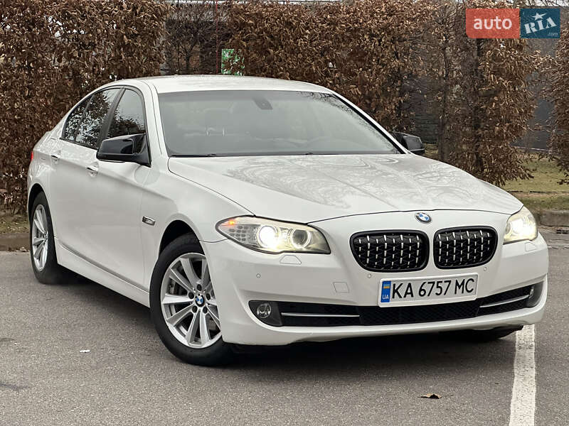 Седан BMW 5 Series 2010 в 