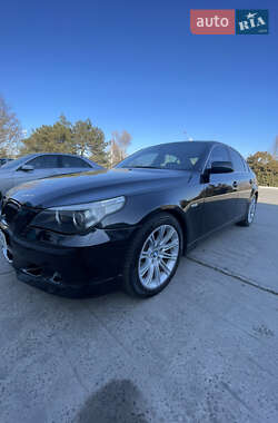 Седан BMW 5 Series 2004 в Измаиле