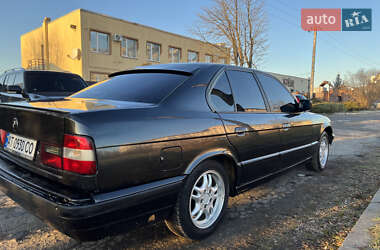 Седан BMW 5 Series 1988 в Жовкві