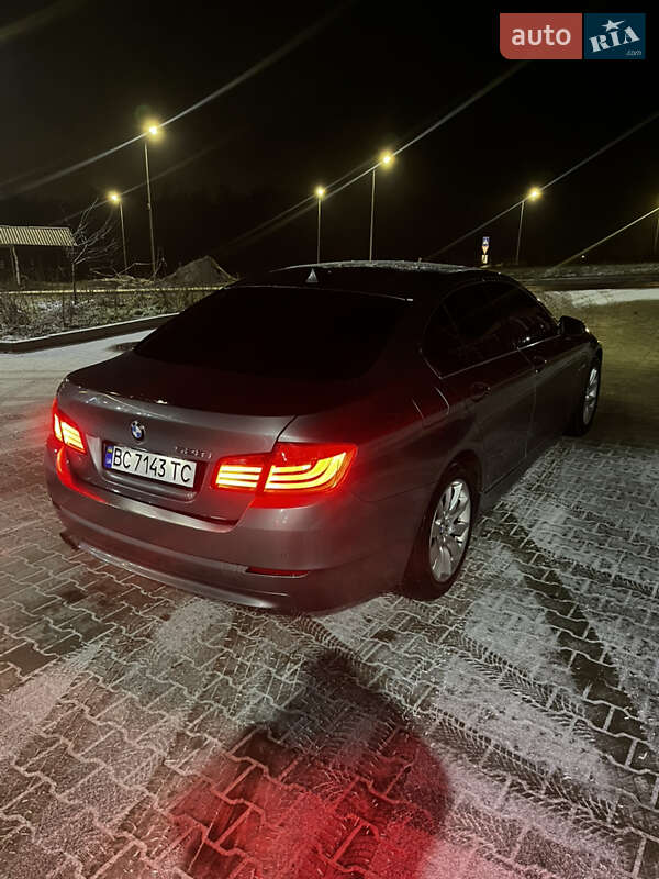 Седан BMW 5 Series 2013 в Львове