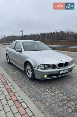 Седан BMW 5 Series 2001 в Клесовом