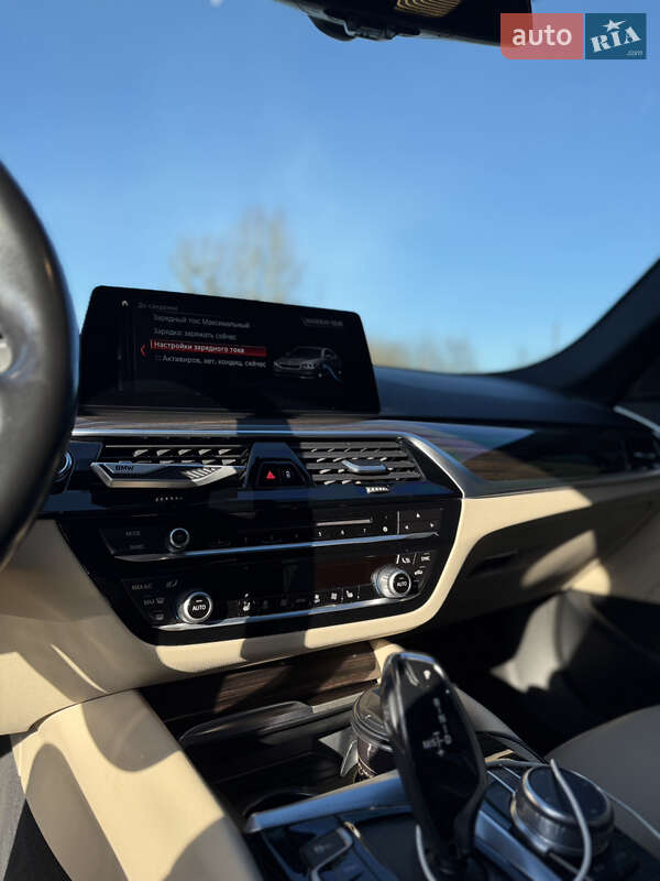 Седан BMW 5 Series 2018 в Львові