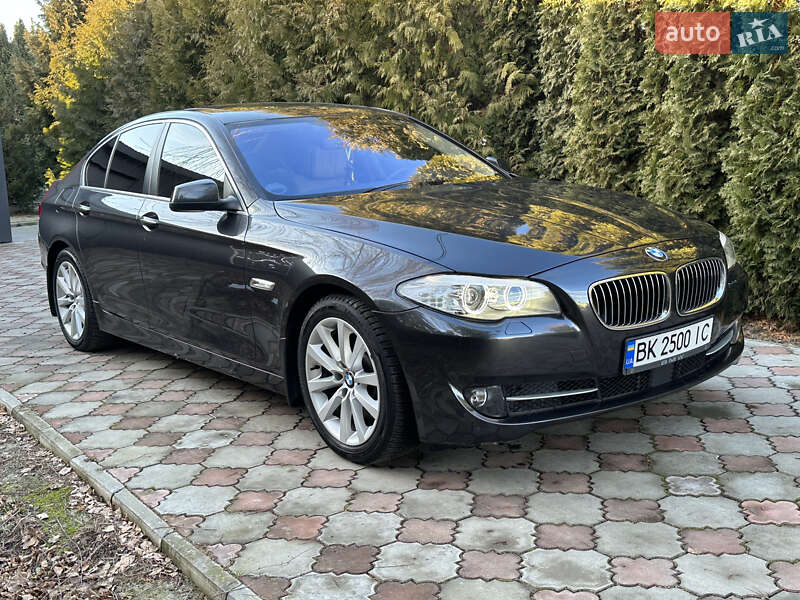 Седан BMW 5 Series 2013 в Ровно